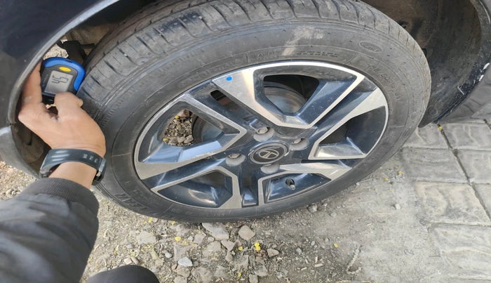 2019 Tata TIGOR XZ PLUS PETROL, Petrol, Manual, 72,745 km, tyre