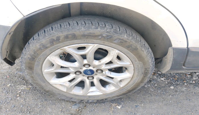 2013 Ford Ecosport TITANIUM 1.5L DIESEL, Diesel, Manual, 1,10,796 km, tyre