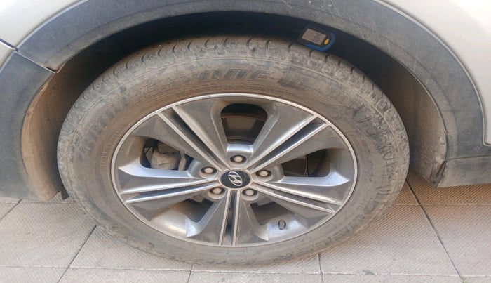 2017 Hyundai Creta SX PLUS AT 1.6 PETROL, Petrol, Automatic, 74,458 km, tyre