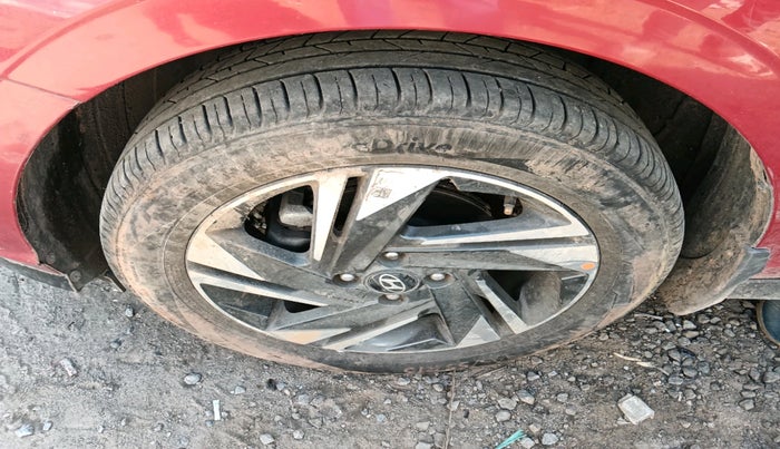 2022 Hyundai NEW I20 ASTA 1.2 MT, Petrol, Manual, 16,936 km, tyre