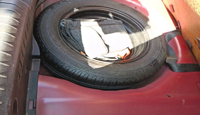 2022 Hyundai NEW I20 ASTA 1.2 MT, Petrol, Manual, 16,936 km, tyre