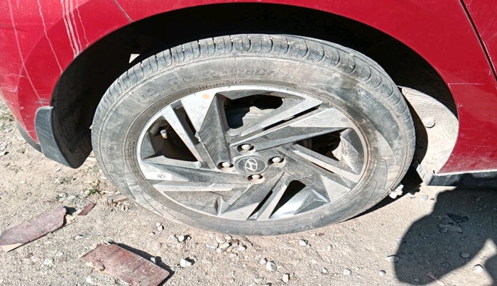 2022 Hyundai NEW I20 ASTA 1.2 MT, Petrol, Manual, 16,936 km, tyre