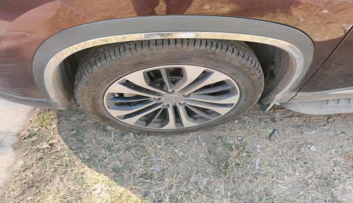 2021 MG HECTOR SHARP 2.0 DIESEL, Diesel, Manual, 17,60,001 km, tyre