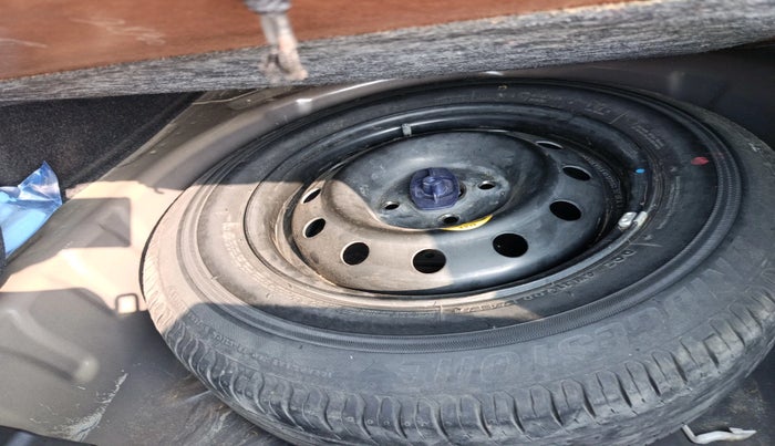 2017 Maruti Dzire ZXI AMT, Petrol, Automatic, 66,203 km, tyre