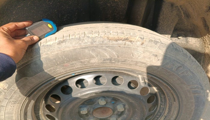 2024 Maruti BREZZA LXI S- CNG, Petrol, Manual, 47,585 km, tyre