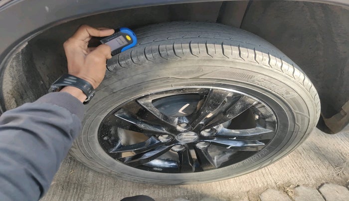 2019 Maruti Vitara Brezza ZDI PLUS AMT, Diesel, Automatic, 78,409 km, tyre