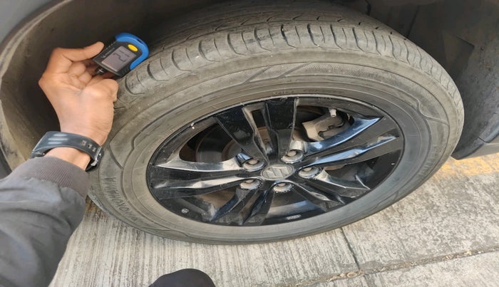 2019 Maruti Vitara Brezza ZDI PLUS AMT, Diesel, Automatic, 78,409 km, tyre