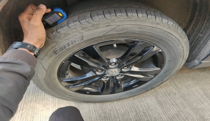 2019 Maruti Vitara Brezza ZDI PLUS AMT, Diesel, Automatic, 78,409 km, tyre