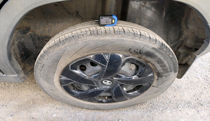 2022 Tata PUNCH ADVENTURE AMT, Petrol, Automatic, 12,147 km, tyre