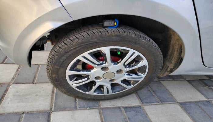 2017 Tata Tiago XZ PETROL, Petrol, Manual, 1,07,113 km, tyre