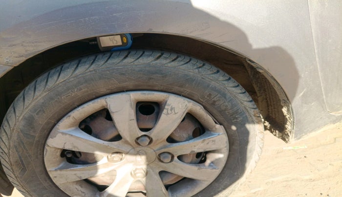 2013 Hyundai Eon MAGNA +, Petrol, Manual, 96,579 km, tyre