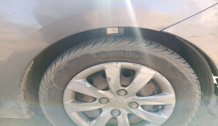 2013 Hyundai Eon MAGNA +, Petrol, Manual, 96,579 km, tyre