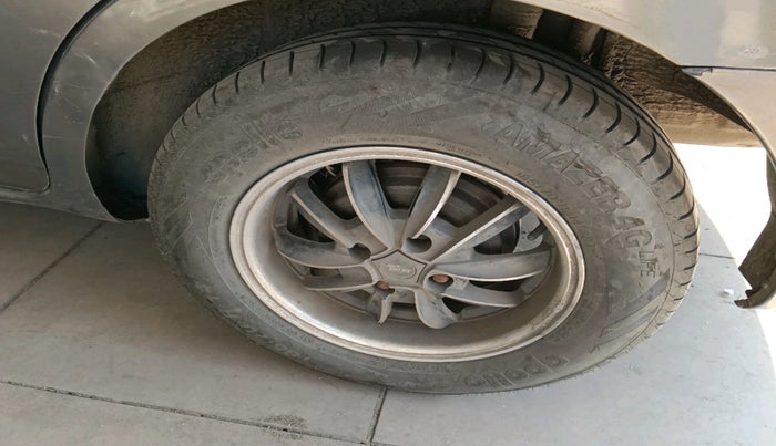 2012 Nissan Sunny XL DIESEL, Diesel, Manual, 1,96,303 km, tyre