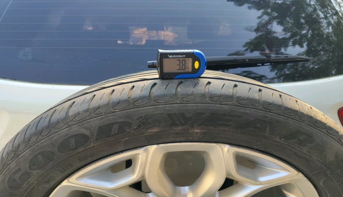 2013 Ford Ecosport TITANIUM 1.5L DIESEL, Diesel, Manual, 1,12,506 km, tyre