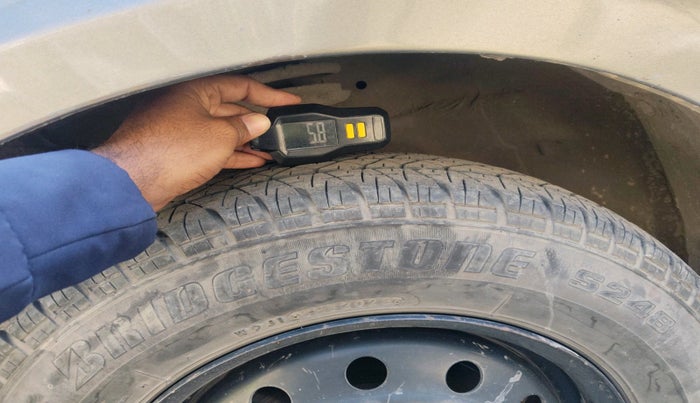 2015 Maruti Swift Dzire VDI, Diesel, Manual, 2,60,206 km, tyre