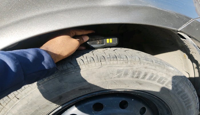 2015 Maruti Swift Dzire VDI, Diesel, Manual, 2,60,206 km, tyre