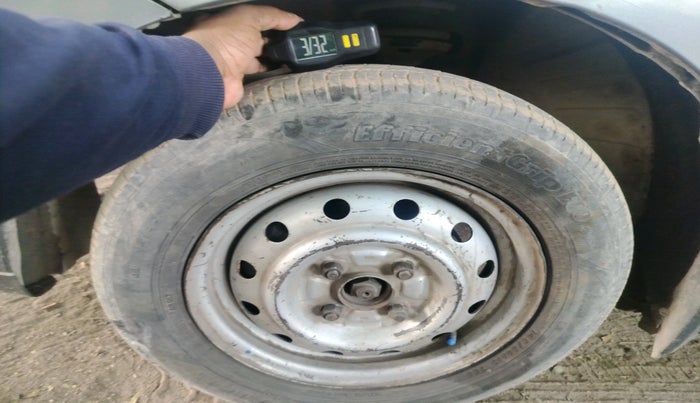 2012 Maruti Wagon R 1.0 LXI CNG, Petrol, Manual, 92,425 km, tyre