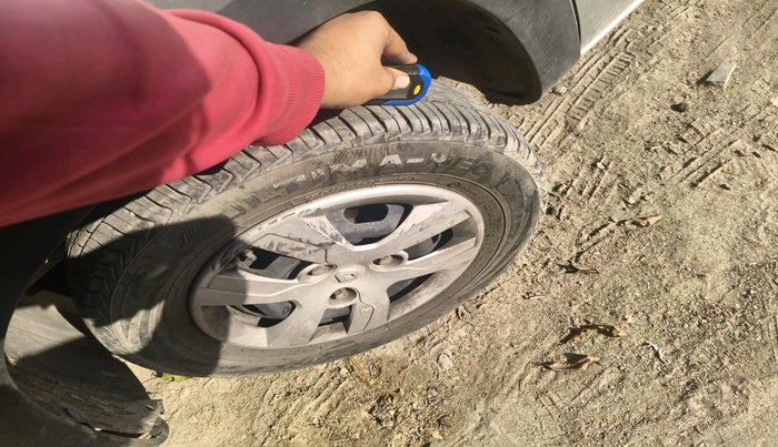 2016 Renault Kwid RXL, Petrol, Manual, 22,209 km, tyre