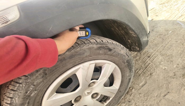 2016 Renault Kwid RXL, Petrol, Manual, 22,209 km, tyre