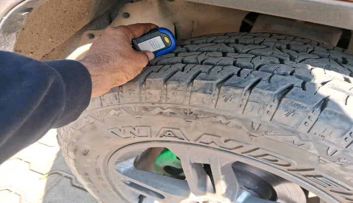 2024 Mahindra Thar LX P 2WD AT HT, Petrol, Automatic, 21,122 km, tyre