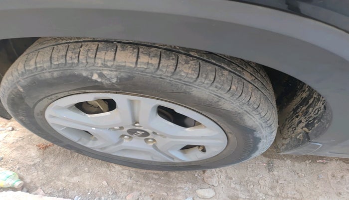 2021 KIA SONET HTX 1.5, Diesel, Manual, 1,09,665 km, tyre