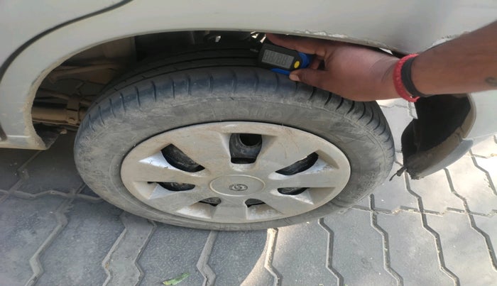 2013 Maruti Alto K10 VXI, Petrol, Manual, 1,36,806 km, tyre