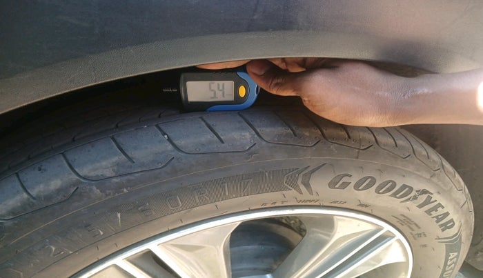 2017 Hyundai Creta SX PLUS AT 1.6 PETROL, Petrol, Automatic, 60,411 km, tyre