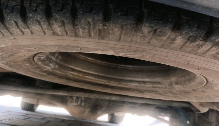 2013 Tata Safari Storme 2.2 EX 4X2, Diesel, Manual, 1,13,394 km, tyre