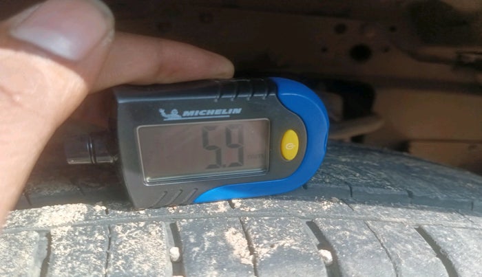 2013 Tata Safari Storme 2.2 EX 4X2, Diesel, Manual, 1,13,394 km, tyre