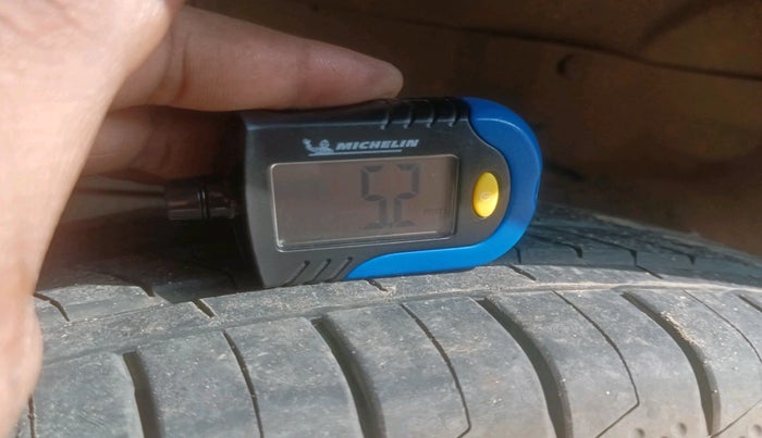 2013 Tata Safari Storme 2.2 EX 4X2, Diesel, Manual, 1,13,394 km, tyre