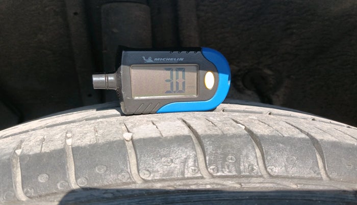 2017 Hyundai Elite i20 SPORTZ 1.2, Petrol, Manual, 82,653 km, tyre