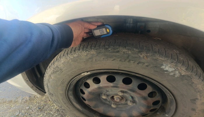 2015 Maruti Swift Dzire VXI, Petrol, Manual, 70,170 km, tyre