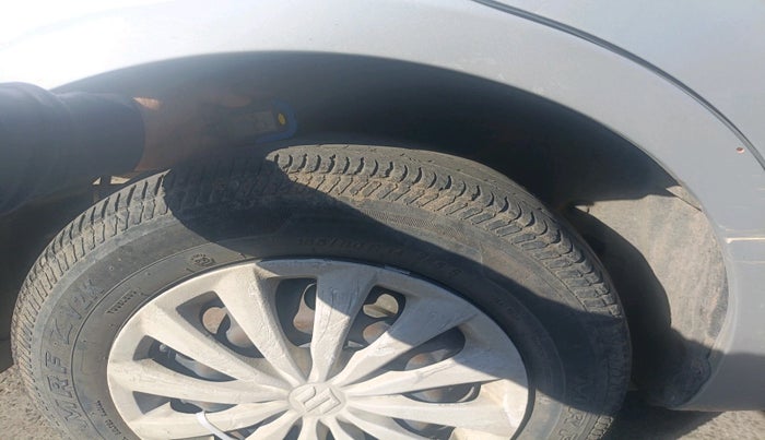 2015 Maruti Swift Dzire VXI, Petrol, Manual, 70,170 km, tyre