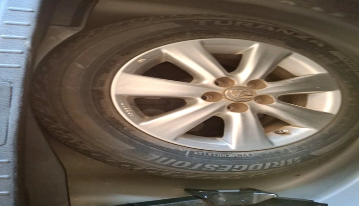 2016 Toyota Corolla Altis G CVT PETROL, Petrol, Automatic, 58,709 km, tyre