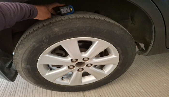 2016 Toyota Corolla Altis G CVT PETROL, Petrol, Automatic, 58,709 km, tyre