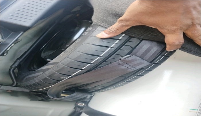 2023 Maruti Baleno DELTA CNG 1.2L, Petrol, Manual, 25,496 km, tyre