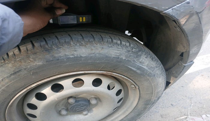 2015 Maruti Swift LXI (O), Petrol, Manual, 1,68,652 km, tyre