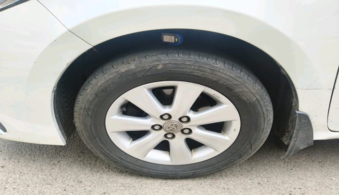 2019 Toyota Corolla Altis GL DIESEL, Diesel, Manual, 1,42,732 km, tyre