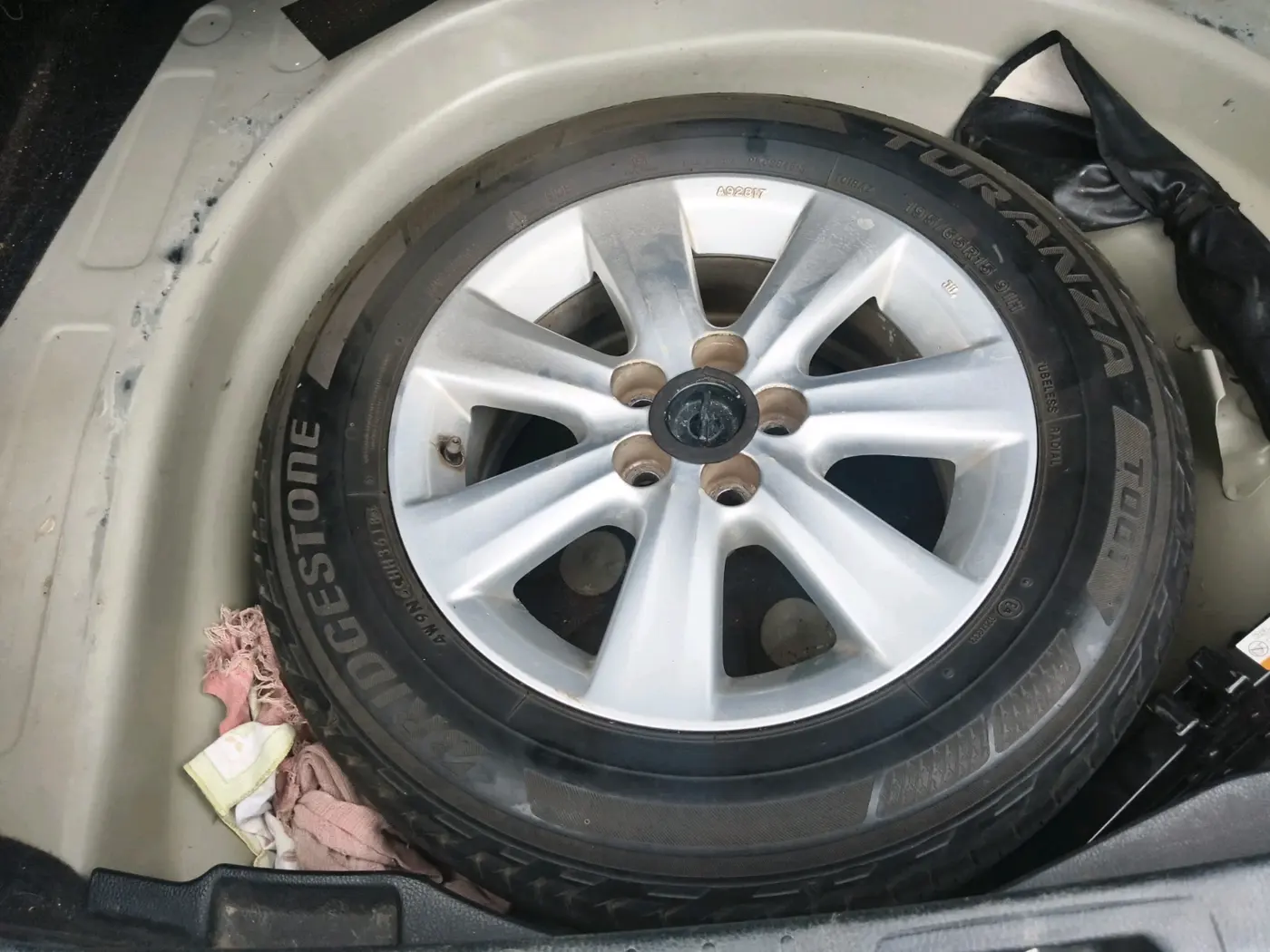 2019 Toyota Corolla Altis GL DIESEL, Diesel, Manual, 1,42,800 km, tyre