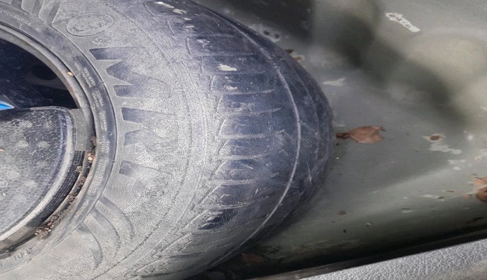 2017 Maruti Vitara Brezza VDI, Diesel, Manual, 60,927 km, tyre