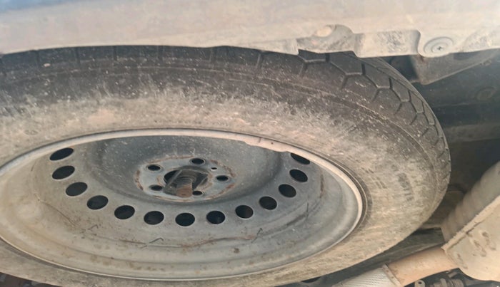 2023 Mahindra XUV700 AX7 Petrol MT 7 STR, Petrol, Manual, 67,678 km, tyre