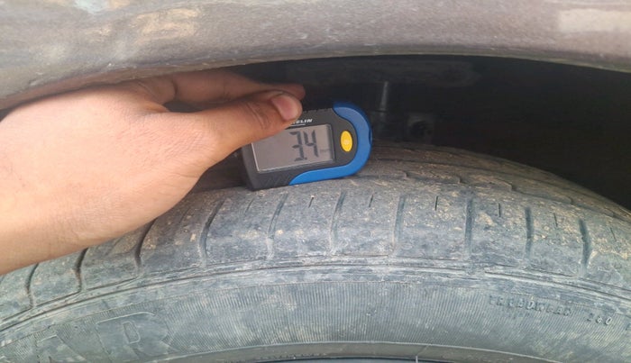 2014 Maruti Ertiga VDI, Diesel, Manual, 1,11,863 km, tyre