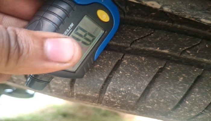 2014 Maruti Ertiga VDI, Diesel, Manual, 1,11,863 km, tyre