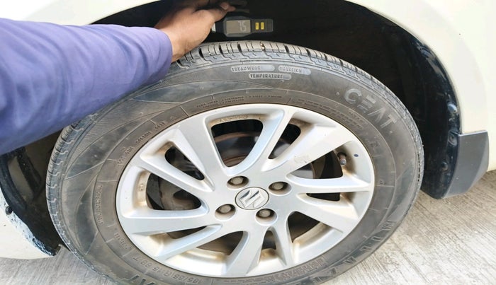 2011 Maruti Swift ZXI, Petrol, Manual, 75,917 km, tyre