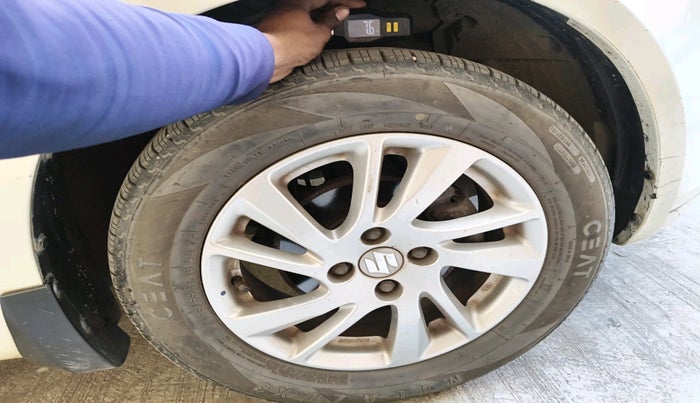 2011 Maruti Swift ZXI, Petrol, Manual, 75,917 km, tyre