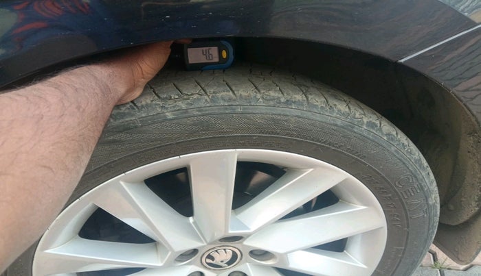 2019 Skoda Superb L&K 1.8 TSI AT, Petrol, Automatic, 84,063 km, tyre