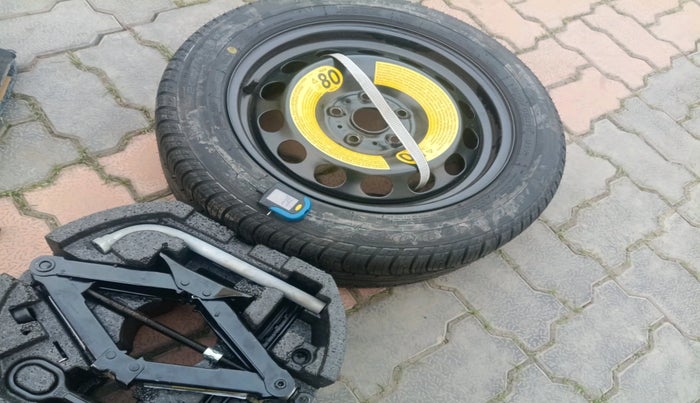 2019 Skoda Superb L&K 1.8 TSI AT, Petrol, Automatic, 84,063 km, tyre