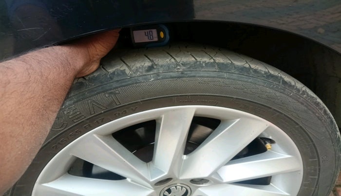 2019 Skoda Superb L&K 1.8 TSI AT, Petrol, Automatic, 84,063 km, tyre