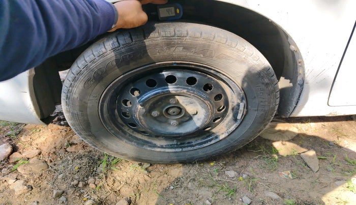 2013 Maruti Wagon R 1.0 VXI, Petrol, Manual, 93,493 km, tyre