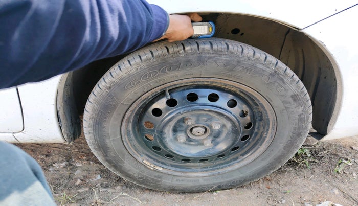 2013 Maruti Wagon R 1.0 VXI, Petrol, Manual, 93,493 km, tyre